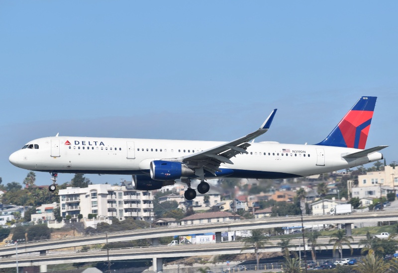 Photo of N319DN - Delta Airlines Airbus A321-200 at SAN on AeroXplorer Aviation Database