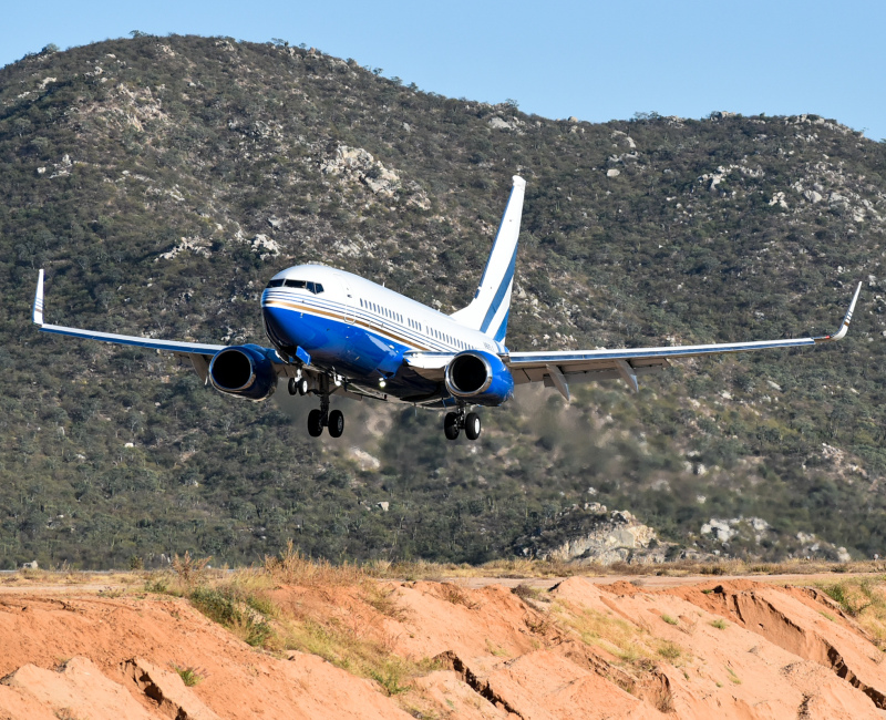 Photo of N885LS - Las Vegas Sands  Boeing 737-700 at CSL on AeroXplorer Aviation Database