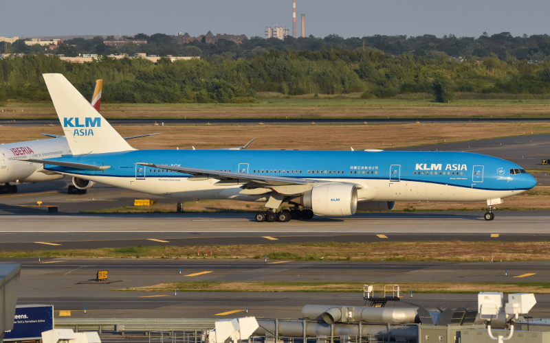 Photo of PH-BQK - KLM Boeing 777-200ER at JFK on AeroXplorer Aviation Database