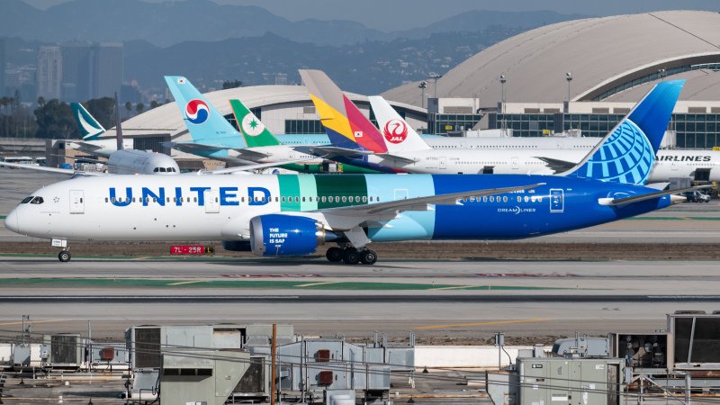 Photo of N24988 - United Airlines Boeing 787-9 at LAX on AeroXplorer Aviation Database