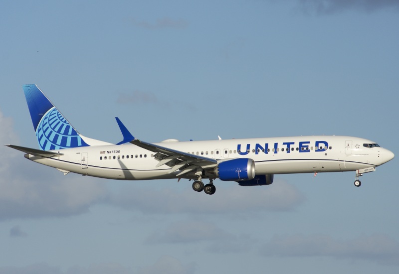 Photo of N37530 - United Airlines Boeing 737 MAX 9 at MCO on AeroXplorer Aviation Database