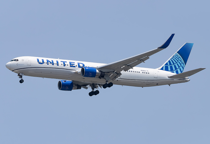 Photo of N658UA - United Airlines Boeing 767-300ER at IAD on AeroXplorer Aviation Database