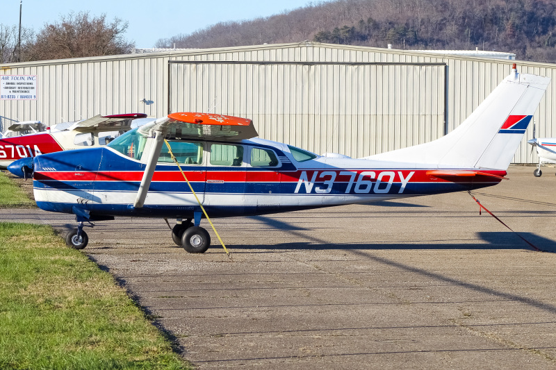 Photo of N3760Y - PRIVATE  Cessna 210 at LUK on AeroXplorer Aviation Database