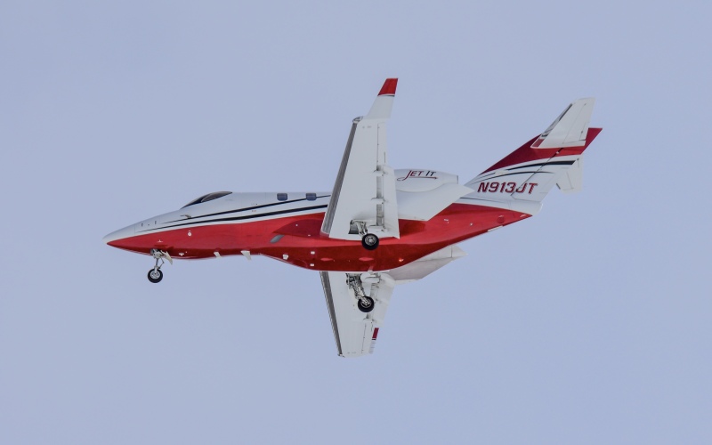Photo of N913JT - PRIVATE Honda HA-420 HondaJet at MKE on AeroXplorer Aviation Database
