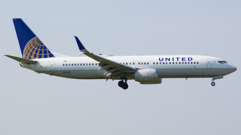 Photo of N54241 - United Airlines Boeing 737-800 at ORD on AeroXplorer Aviation Database