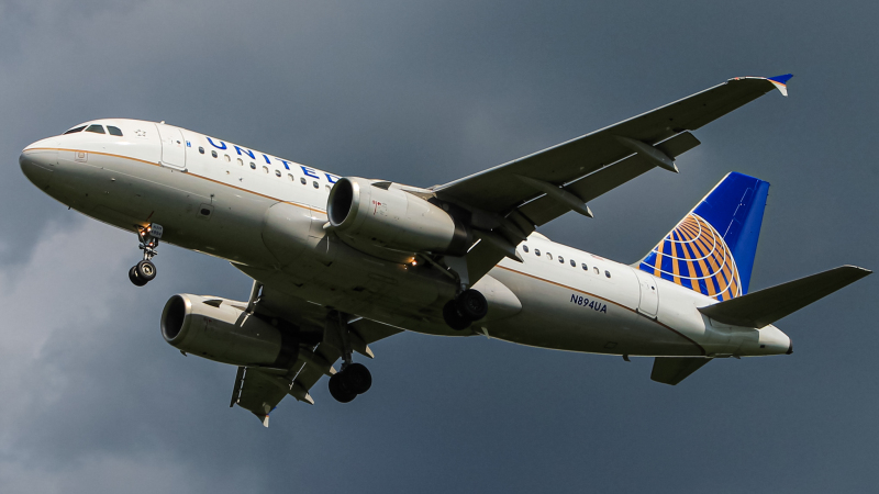 Photo of N894UA - United Airlines Airbus A319 at IAD on AeroXplorer Aviation Database