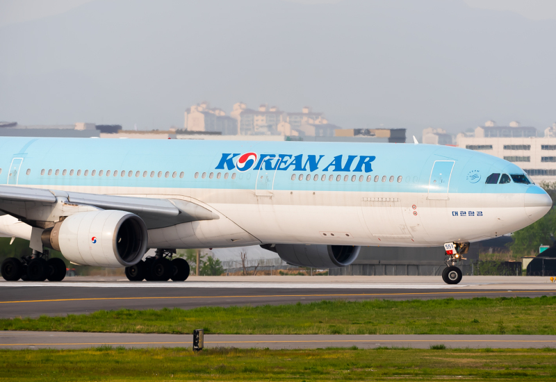 Photo of HL7551 - Korean Air Airbus A330-300 at GMP on AeroXplorer Aviation Database
