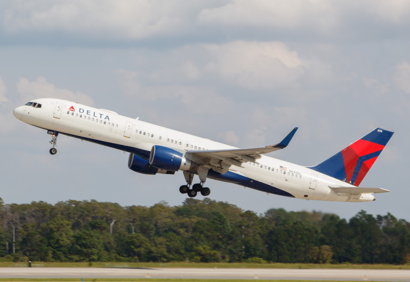 Photo of N699DL - Delta Airlines Boeing 757-200 at MCO on AeroXplorer Aviation Database