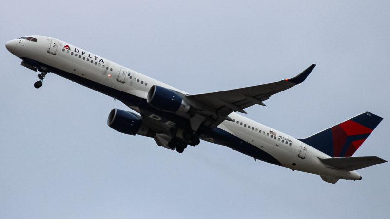 Photo of N552NW - Delta Airlines Boeing 757-200 at MSP on AeroXplorer Aviation Database