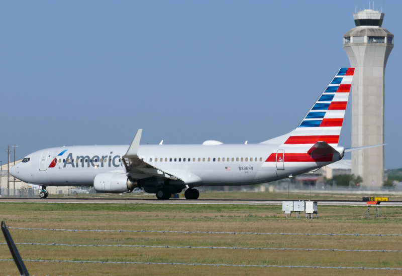 Photo of N836NN - American Airlines Boeing 737-800 at AUS  on AeroXplorer Aviation Database