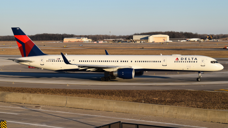 Photo of N593NW - Delta Airlines Boeing 757-300 at DTW on AeroXplorer Aviation Database