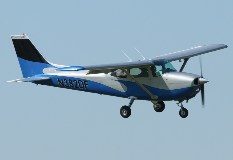 Photo of N382DF - PRIVATE Cessna 172 at DMW on AeroXplorer Aviation Database