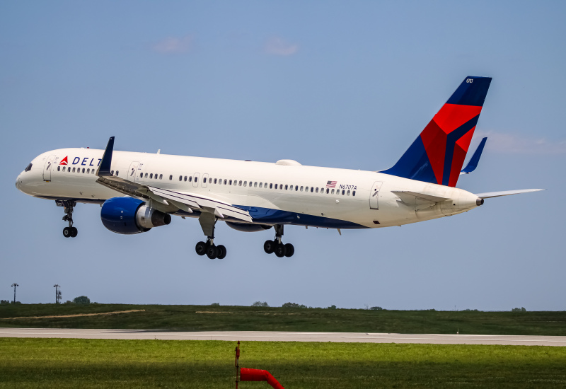 Photo of N6707A - Delta Airlines Boeing 757-200 at BWI on AeroXplorer Aviation Database