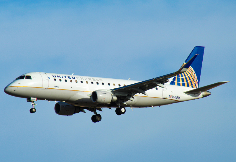 Photo of N209SY - United Airlines Embraer E175 at DEN on AeroXplorer Aviation Database