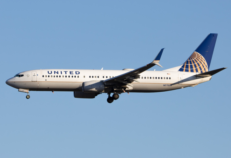 Photo of N77539 - United Airlines Boeing 737-800 at EWR on AeroXplorer Aviation Database