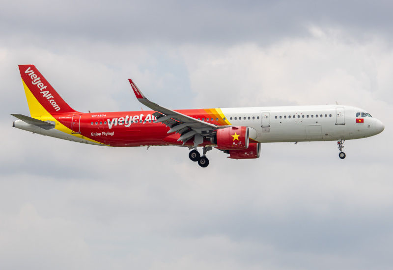 Photo of VN-A676 - VietJet Air Airbus A321NEO at SGN on AeroXplorer Aviation Database