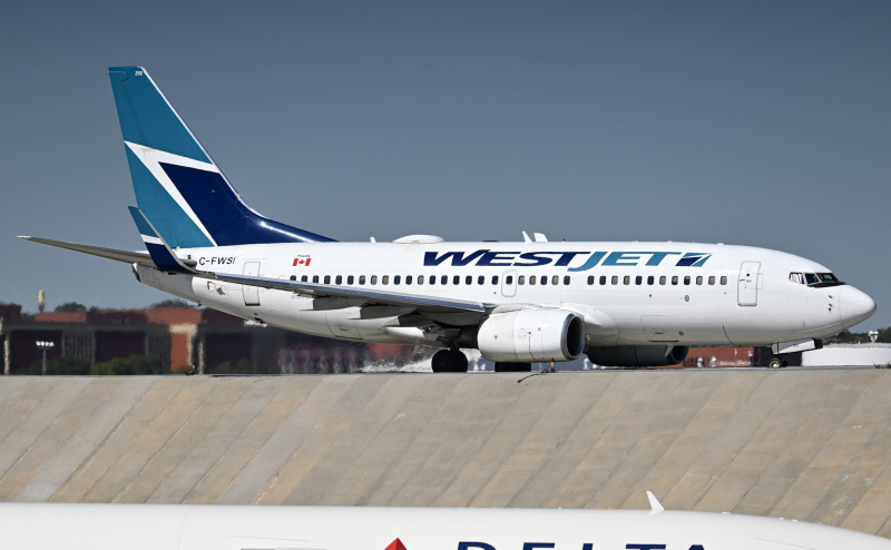 Photo of C-FWSI - WestJet Boeing 737-700 at ATL on AeroXplorer Aviation Database