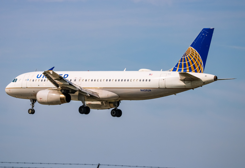 Photo of N459UA - United Airlines Airbus A320 at BWI on AeroXplorer Aviation Database