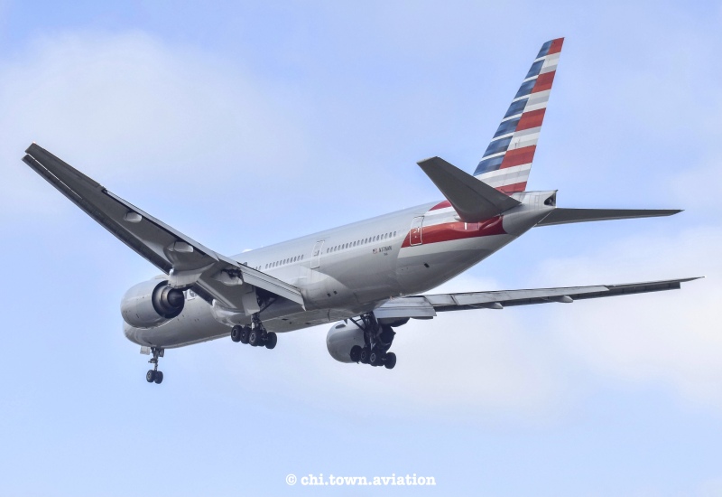 Photo of N776AN - American Airlines Boeing 777-200 at ORD on AeroXplorer Aviation Database