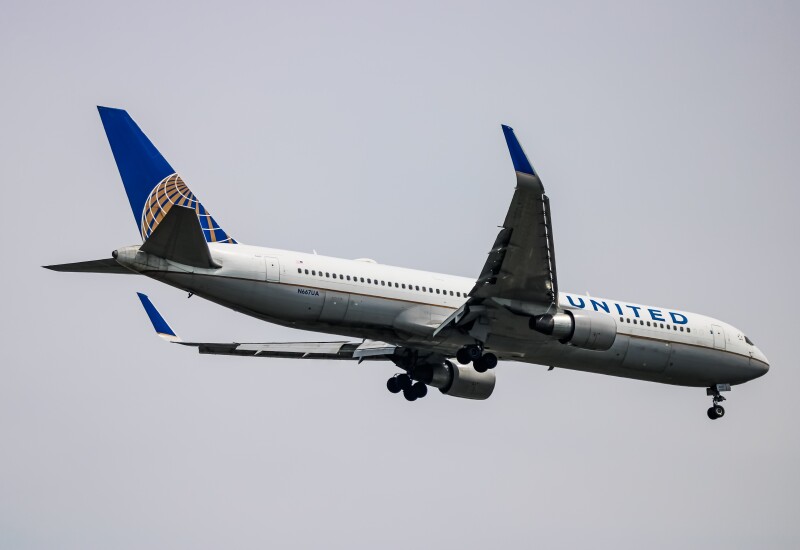 N667UA) United Airlines Boeing 767-300ER by Edwin Sims | AeroXplorer Photo  Database