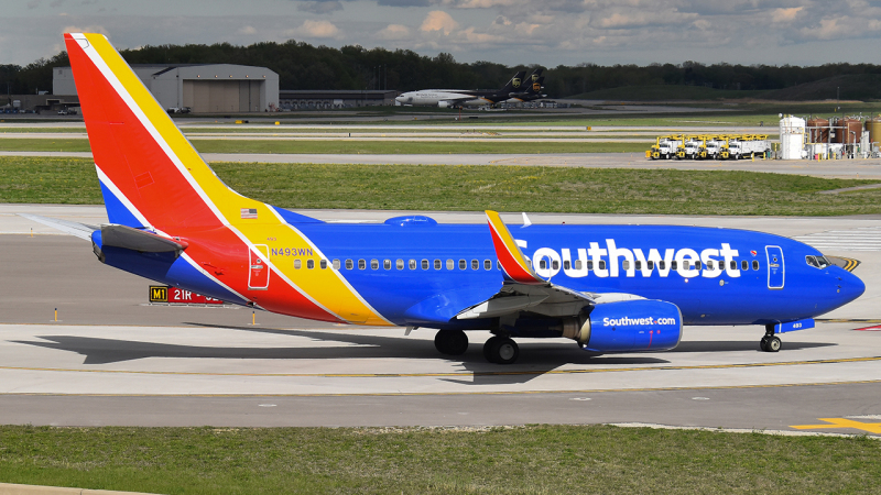 Photo of N493WN - Southwest Airlines Boeing 737-700 at DTW on AeroXplorer Aviation Database