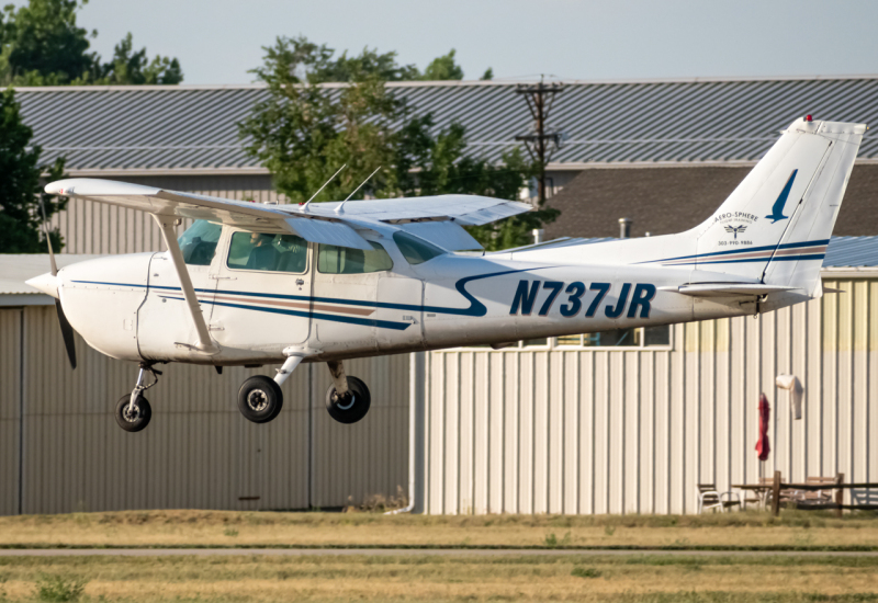 Photo of N737JR - PRIVATE Cessna 172 at LMO on AeroXplorer Aviation Database
