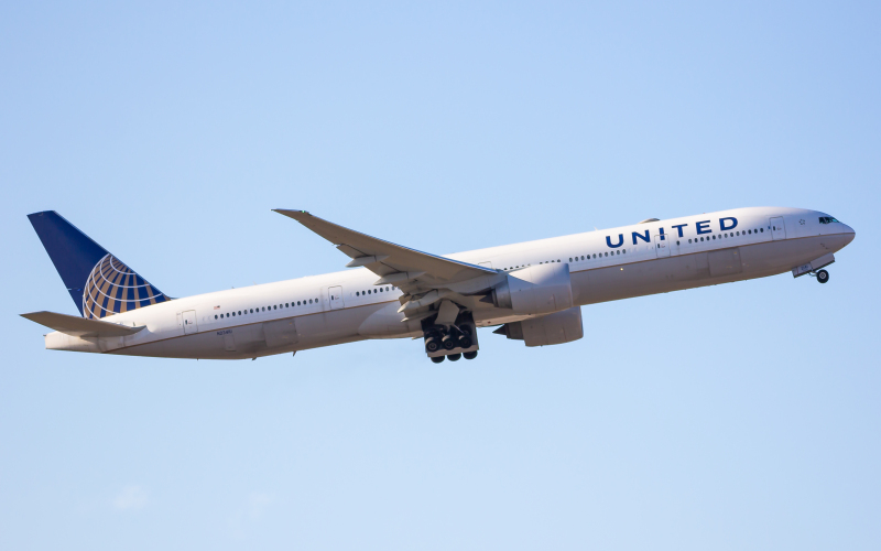 Photo of N234IU - United Airlines Boeing 777-300ER at LCK on AeroXplorer Aviation Database