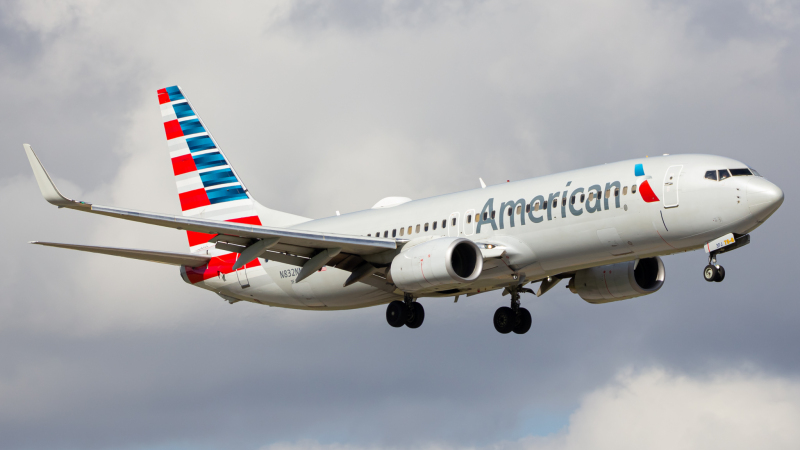 Photo of N832NN - American Airlines Boeing 737-800 at MIA on AeroXplorer Aviation Database