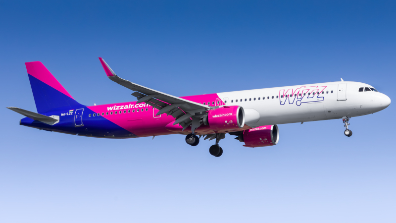 Photo of HA-LZE - Wizz Air Airbus A321NEO at EIN on AeroXplorer Aviation Database