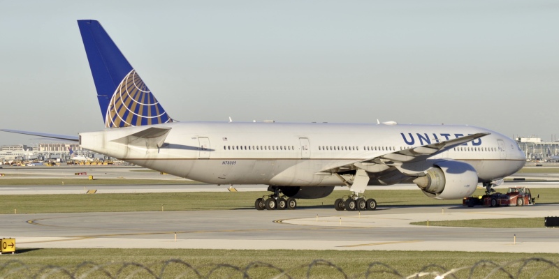 Photo of N78009 - United Airlines Boeing 777-200 at ORD on AeroXplorer Aviation Database