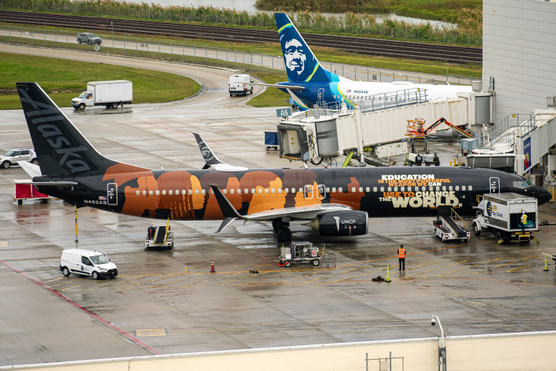 Photo of N492AS - Alaska Airlines Boeing 737-900ER at FLL on AeroXplorer Aviation Database