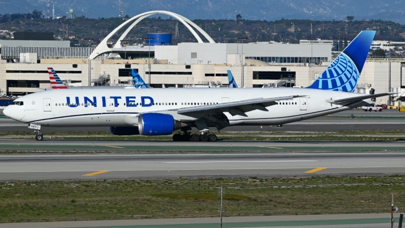 Photo of N771UA - United Airlines Boeing 777-200 at LAX on AeroXplorer Aviation Database