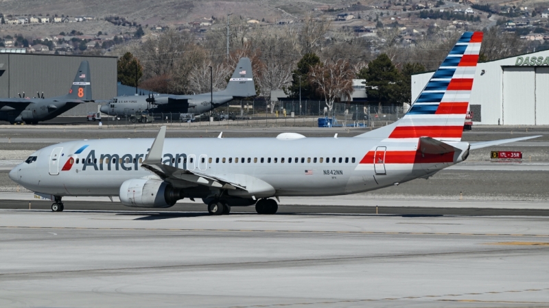Photo of N842NN - American Airlines Boeing 737-800 at KRNO on AeroXplorer Aviation Database