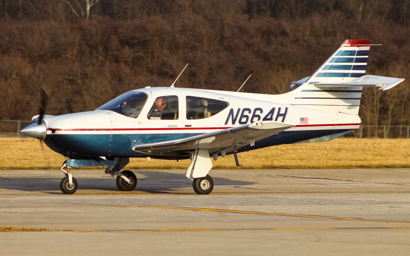 Photo of N664H - PRIVATE  Commander 114B at LUK on AeroXplorer Aviation Database
