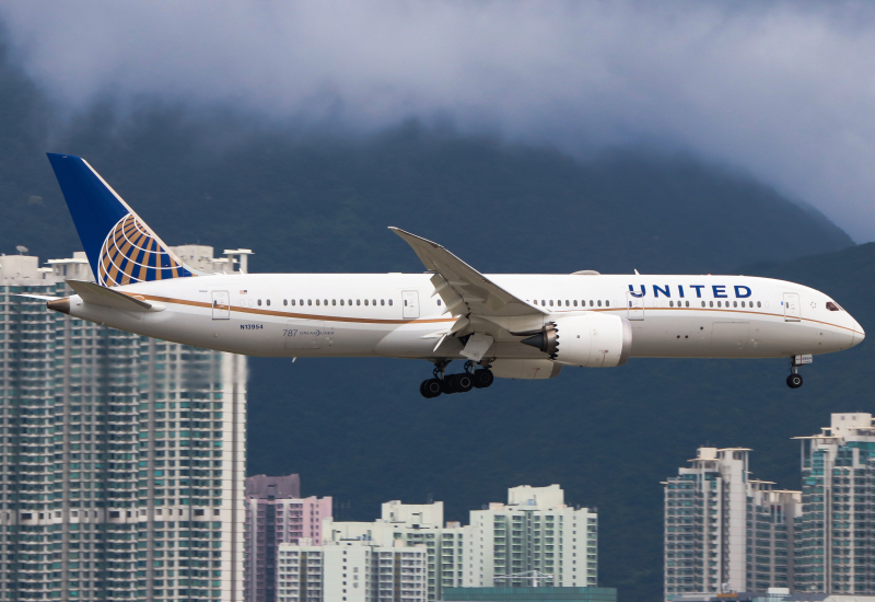 Photo of N13954 - United Airlines Boeing 787-9 at HKG on AeroXplorer Aviation Database