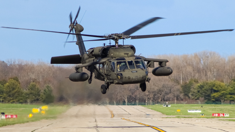 Photo of 0-26695 - USAF - United States Air Force UH-60 Blackhawk at LUK on AeroXplorer Aviation Database