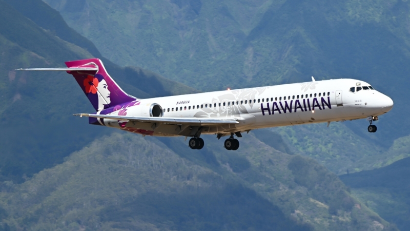 Photo of N486HA - Hawaiian Airlines Boeing 717-200 at OGG on AeroXplorer Aviation Database