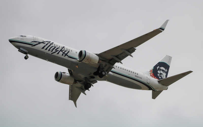 Photo of N557AS - Alaska Airlines Boeing 737-800 at BWI on AeroXplorer Aviation Database
