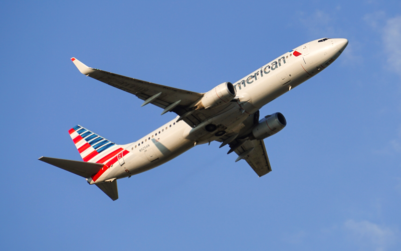 Photo of N925AN - American Airlines Boeing 737-800 at DFW on AeroXplorer Aviation Database