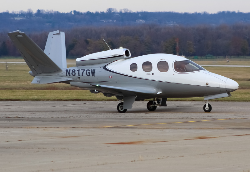 Photo of N817GW - PRIVATE  Cirrus Vision Jet at LUK on AeroXplorer Aviation Database