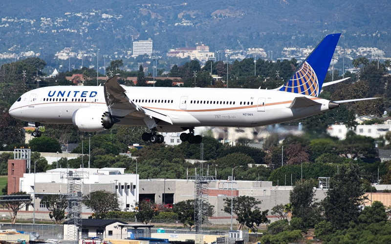 Photo of N27965 - United Airlines Boeing 787-9 at LAX on AeroXplorer Aviation Database