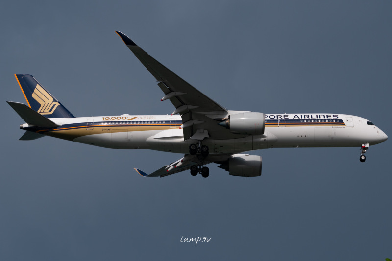 Photo of 9V-SMF - Singapore Airlines Airbus A350-900 at SIN on AeroXplorer Aviation Database