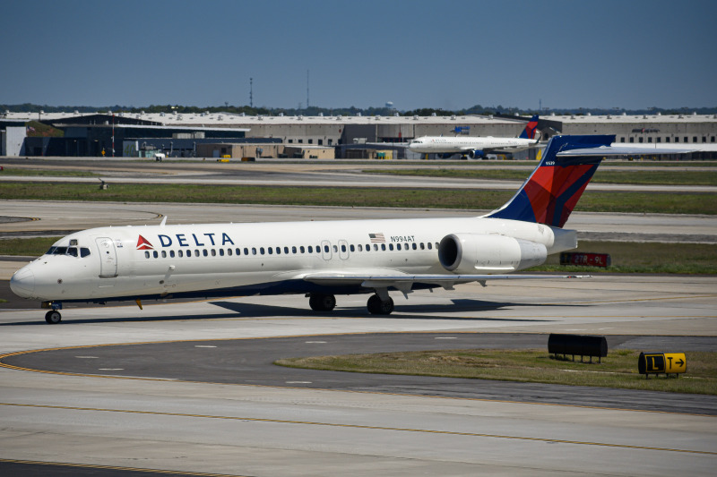 Photo of N994AT - Delta Airlines Boeing 717-200 at ATL on AeroXplorer Aviation Database