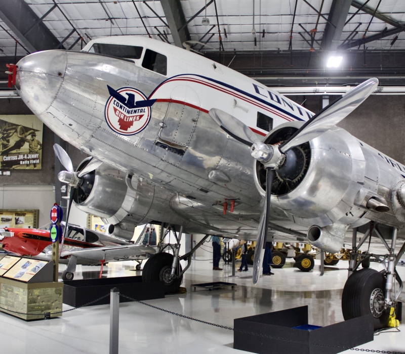Photo of N25673 - Continental Airlines Douglas DC-3A at EFD on AeroXplorer Aviation Database