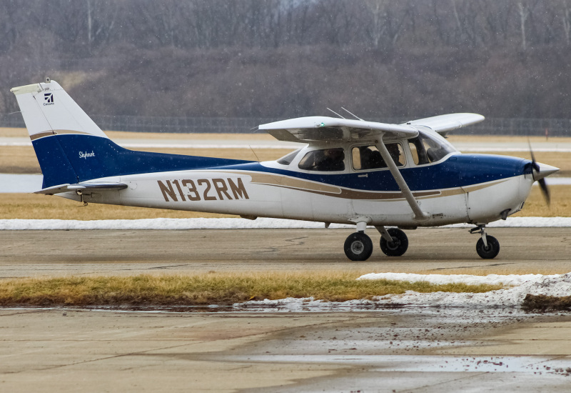 Photo of N132RM - PRIVATE Cessna 172 at LUK  on AeroXplorer Aviation Database
