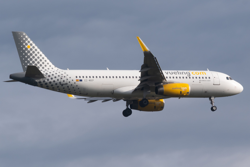 Photo of EC-MXP - Vueling Airbus A320 at BIO on AeroXplorer Aviation Database