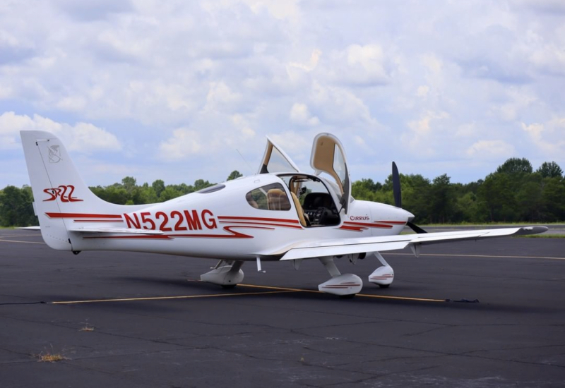 Photo of N522MG - PRIVATE Cirrus SR-22 at LQK on AeroXplorer Aviation Database