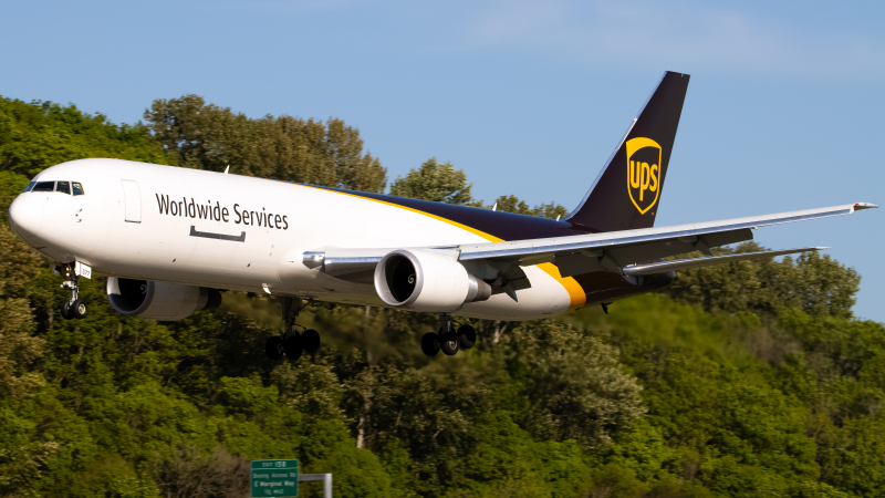 Photo of N377UP - United Parcel Service Boeing 767-300F at BFI on AeroXplorer Aviation Database