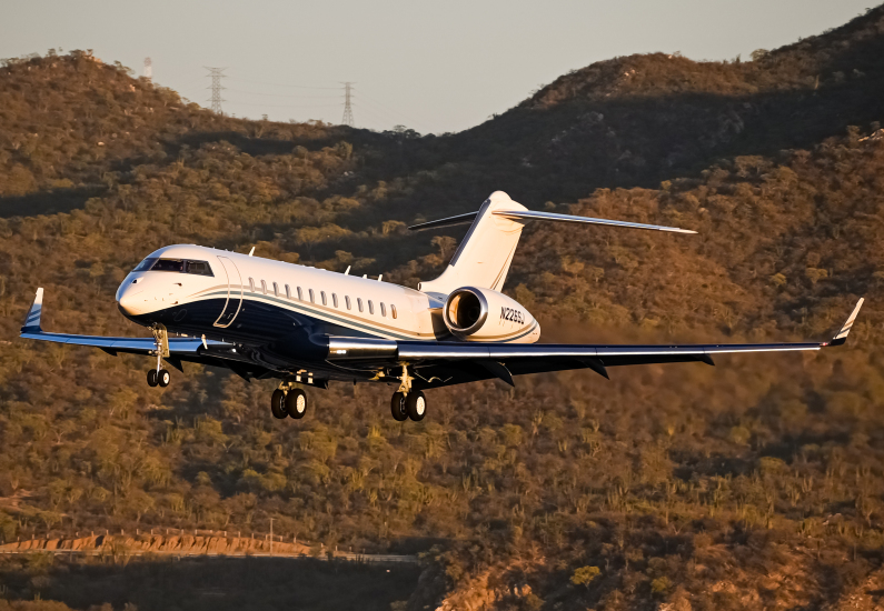 Photo of N226SJ - Local Search Ventures Bombardier Challenger 604 at CSL on AeroXplorer Aviation Database