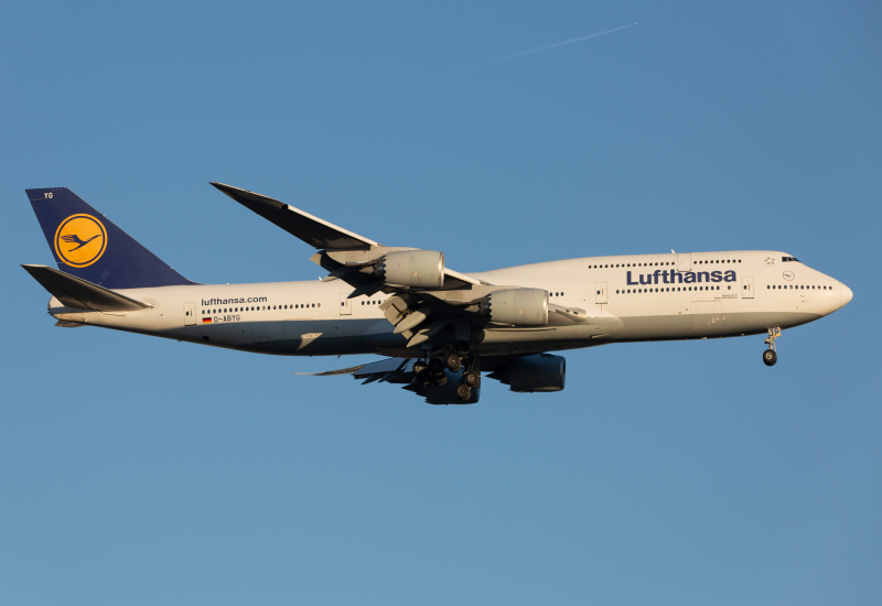 Photo of D-ABYG - Lufthansa Boeing 747-8i at IAD on AeroXplorer Aviation Database